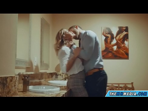 ❤️ Quando una bionda formosa ti seduce in un bagno pubblico Porno vk al it.fulldesisex.ru ❌